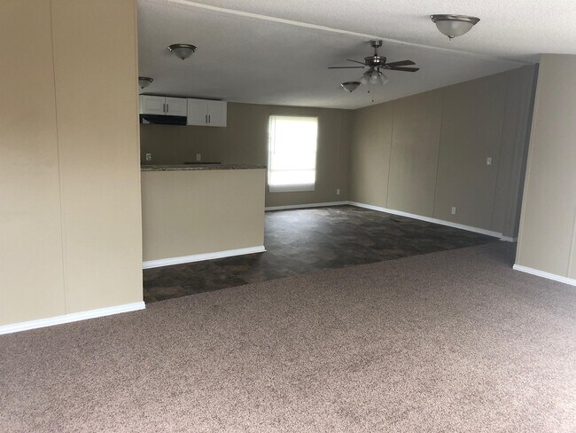 Building Photo - 3522 Evergreen Dr