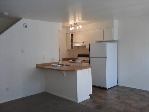 Building Photo - s805