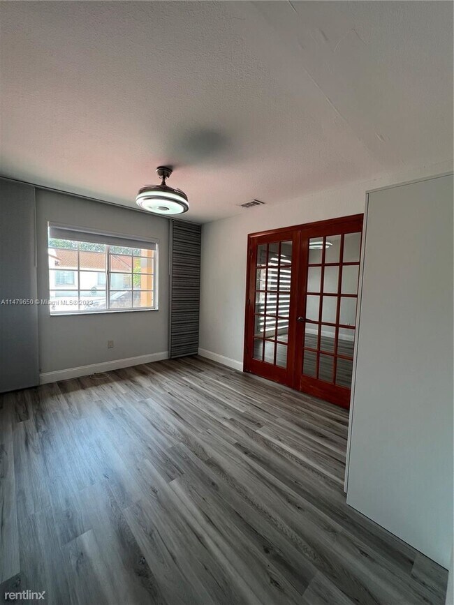 Building Photo - 3 br, 2 bath House - 8285 NW 186th St Apt 604