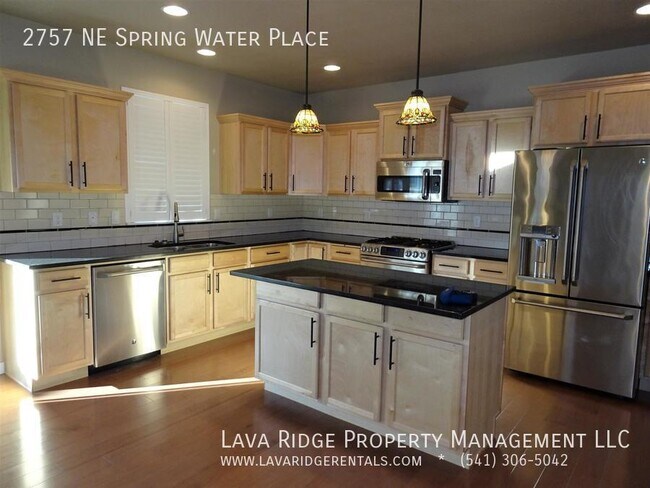 Foto del edificio - 2757 NE Spring Water Pl