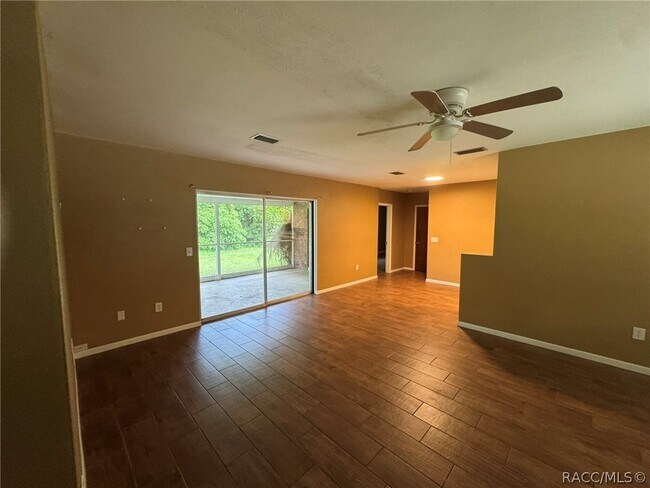 Building Photo - 722 Sherwood Ave