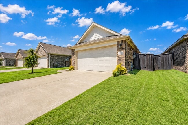 Building Photo - 19450 Rosali Meadow Dr