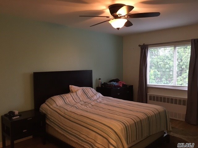 Foto del edificio - 61-21 69th Ln