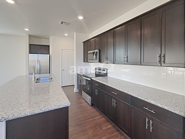 Building Photo - 1710 Viaggio Ave