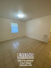 Building Photo - 1022 S Gordon Ave