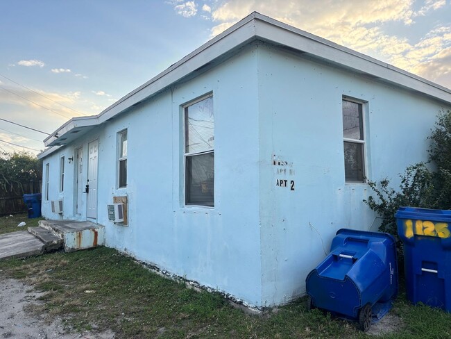 Building Photo - 1125 W 28th St