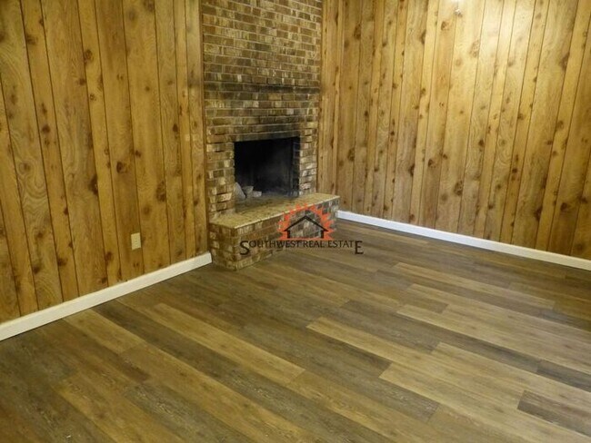Foto del edificio - Spacious 3 bedrooms 2 bathrooms home on co...