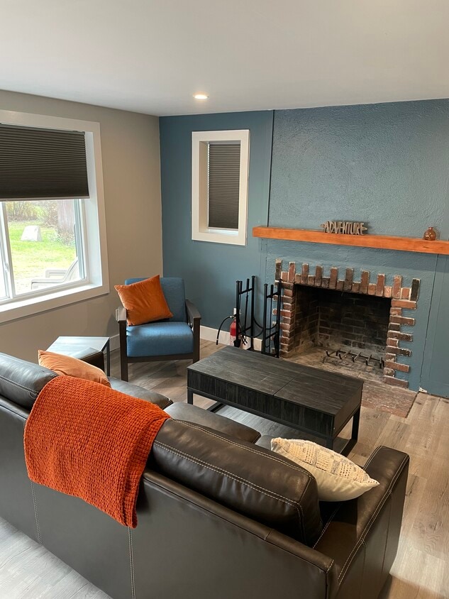 138 Magic Cir Unit B, Londonderry, VT 05148 Condo for Rent in