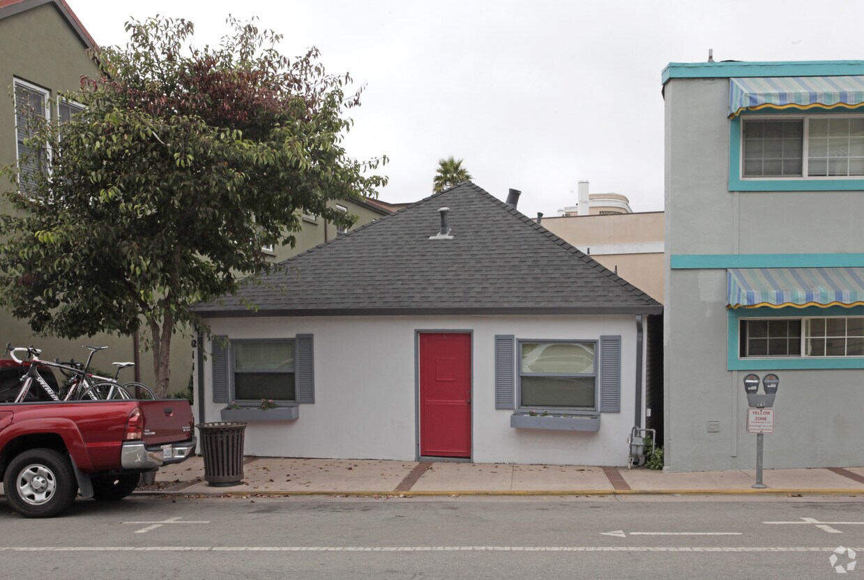 Building Photo - 211 Monterey Ave