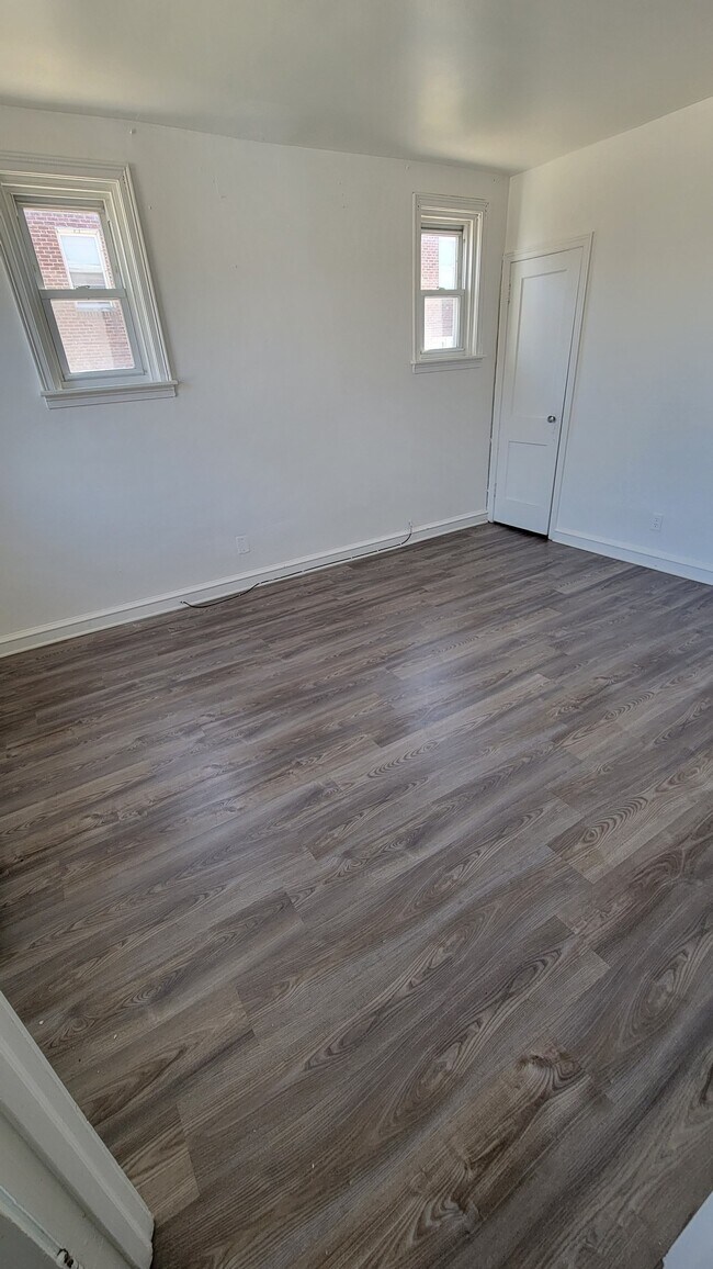 Building Photo - 1456 Elbridge St