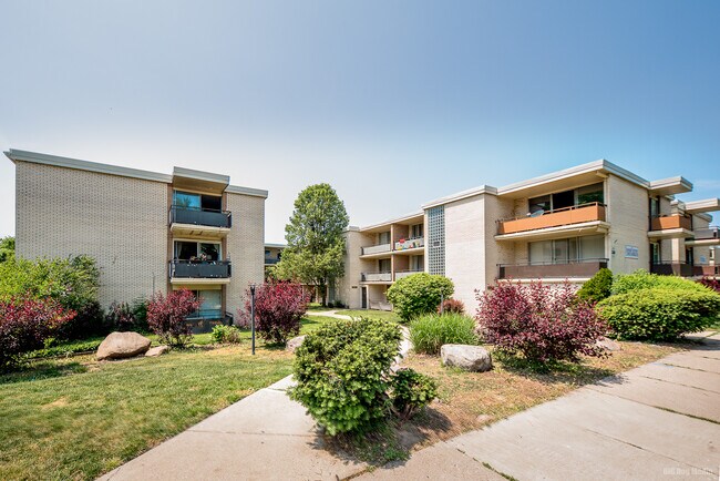 Building Photo - 12550 Fairview Ave
