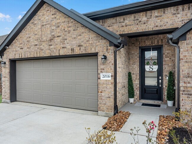 Building Photo - 2016 Cottage Brg Rd