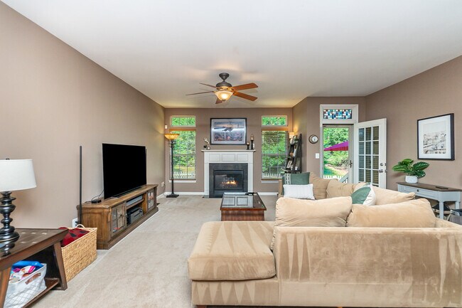 Foto del edificio - 14872 Links Pond Cir