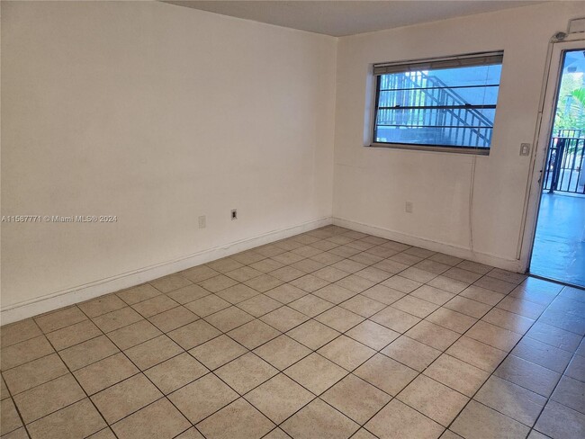 Building Photo - 2465 SW 18th Ave