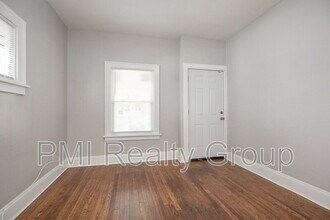 Building Photo - 3600 E 153rd St