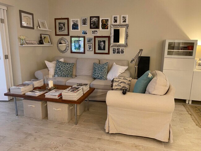 Foto del edificio - 679 Marlboro Oval