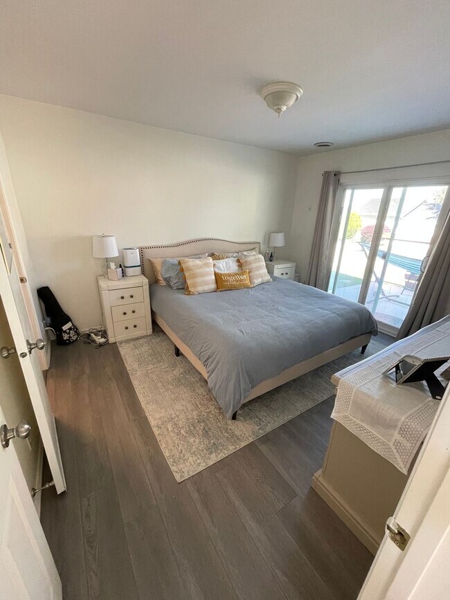 Building Photo - Southeast Boise Rental with Vaulted Ceilin...