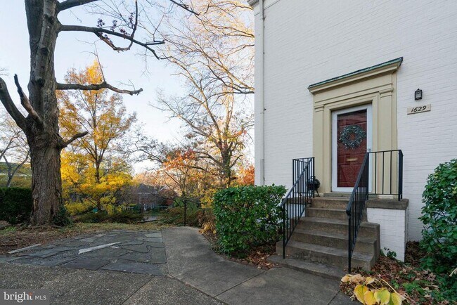 Foto del edificio - 1629 Fitzgerald Ln