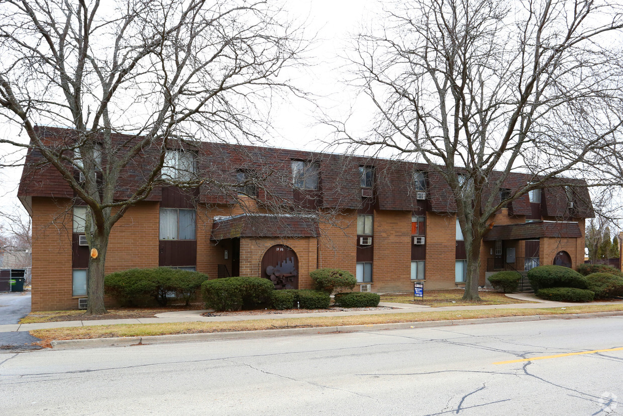 Building Photo - Forest View Manor