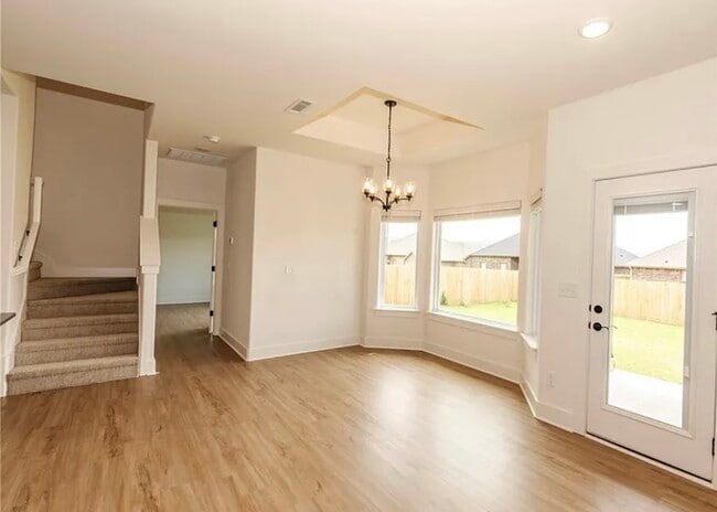 Building Photo - 841 Round Top St