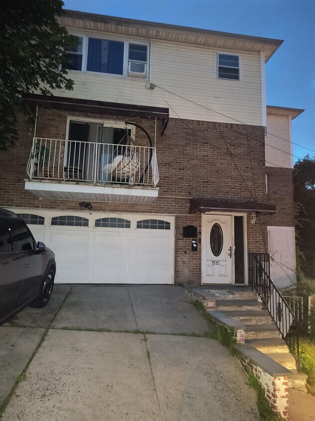 Foto principal - 1515 70th St