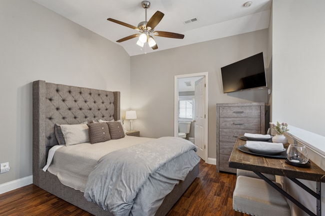Foto del edificio - 303 Madison Grove Pl