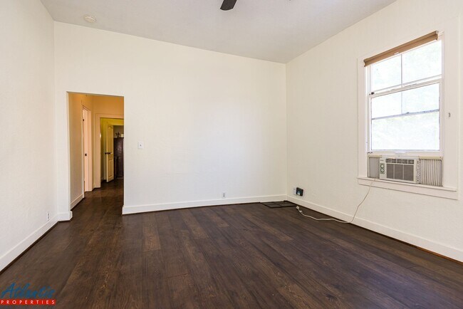Building Photo - Lovely Downtown San Jose Home | Off-Street Parking