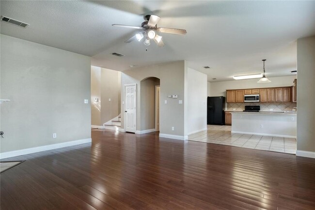 Foto del edificio - 314 Hidden Brook Ln