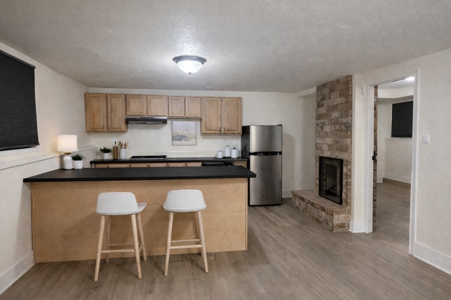 Building Photo - 11835 SE Valley View Terrace