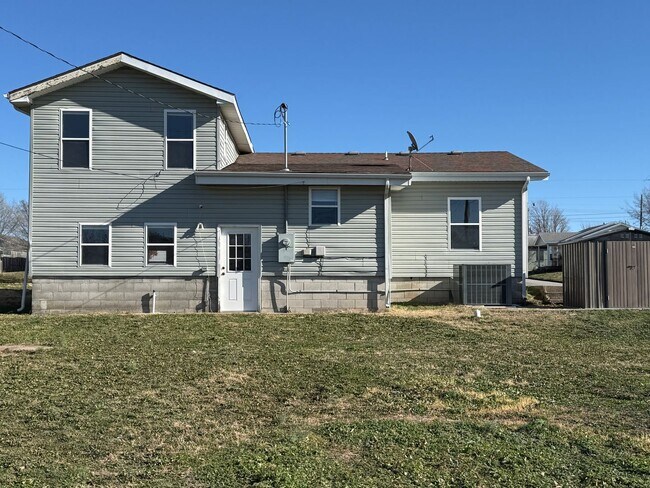 Foto del edificio - LEASETAKEOVER: NO DEPOSIT NEEDED!!!  4 BEDROOM / 2 BATHROOM HOUSE IN JOPLIN MO!!!
