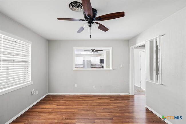 Foto del edificio - 1205 Pine Dr