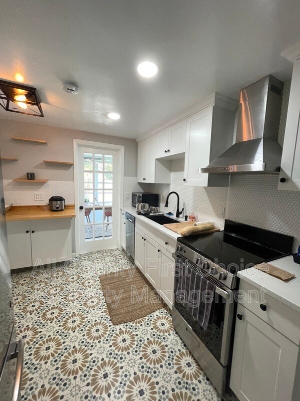 Foto del edificio - 620 Holly Ct