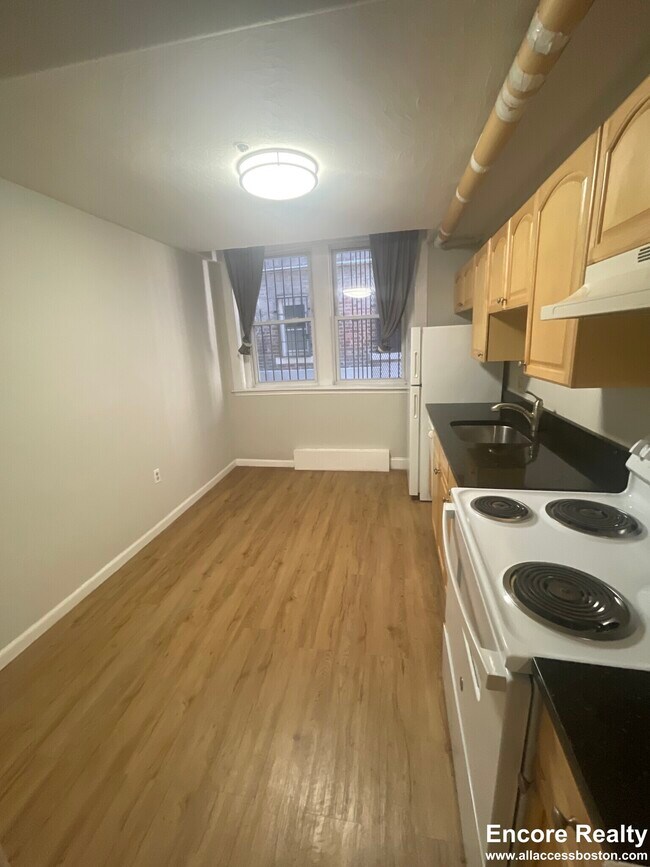 Building Photo - 38 Hemenway St