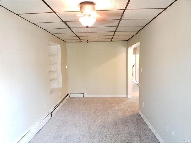 Building Photo - 644 N New St