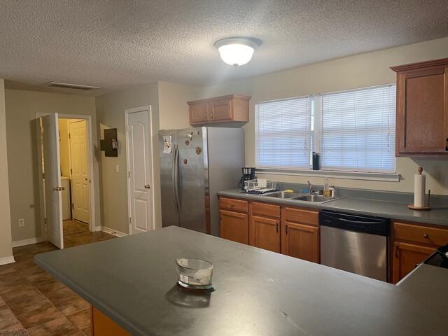 Building Photo - 4674 Bobolink Way