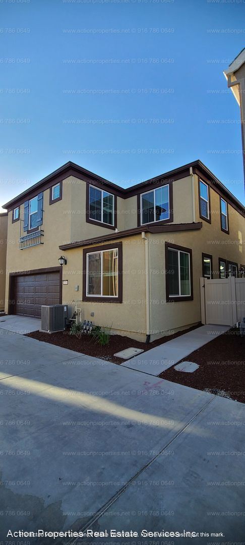 Foto del edificio - 3 br, 2.5 bath House - 2176 Brave Hawk Loop
