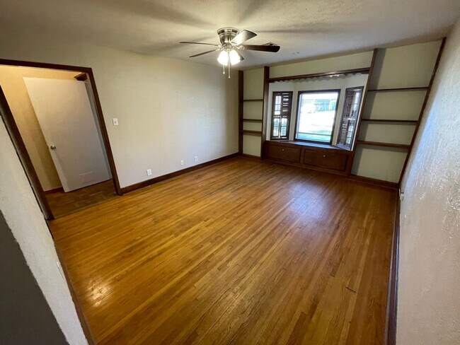 Building Photo - 770 Peyton Dr, Beaumont, TX 77706
