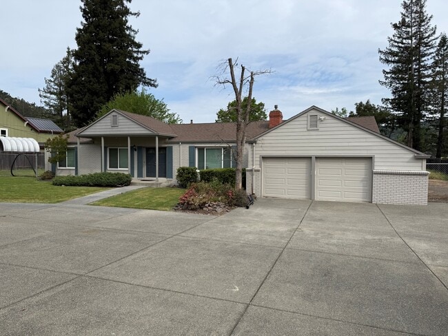 Foto del edificio - 4307 Deer Trail Rd