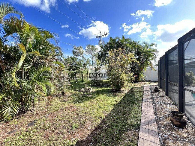 Foto del edificio - Cozy Cape Coral Pool Home – 3 Beds, 2 Bath...