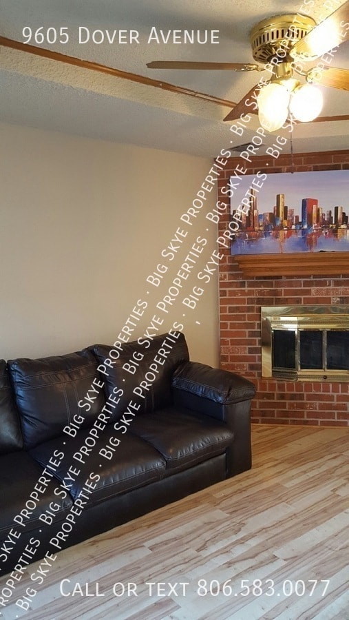 Foto del edificio - 9605 Dover Ave