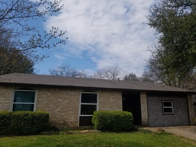 Foto del edificio - 5421 Parkview Dr
