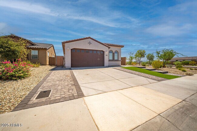 Foto del edificio - 4911 N 193rd Dr