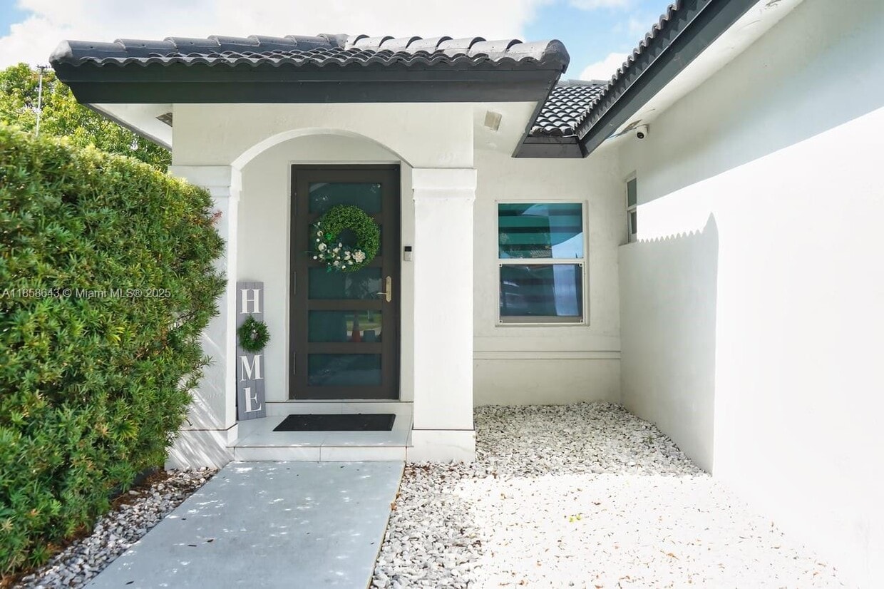 Primary Photo - 15702 SW 137th Ct