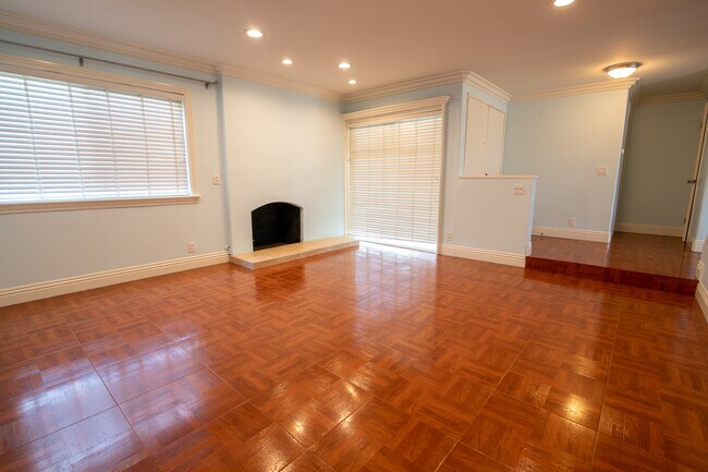 Living Room - 5191 Victoria Pl