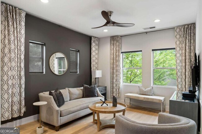 Foto del edificio - 619 Irwin St NE