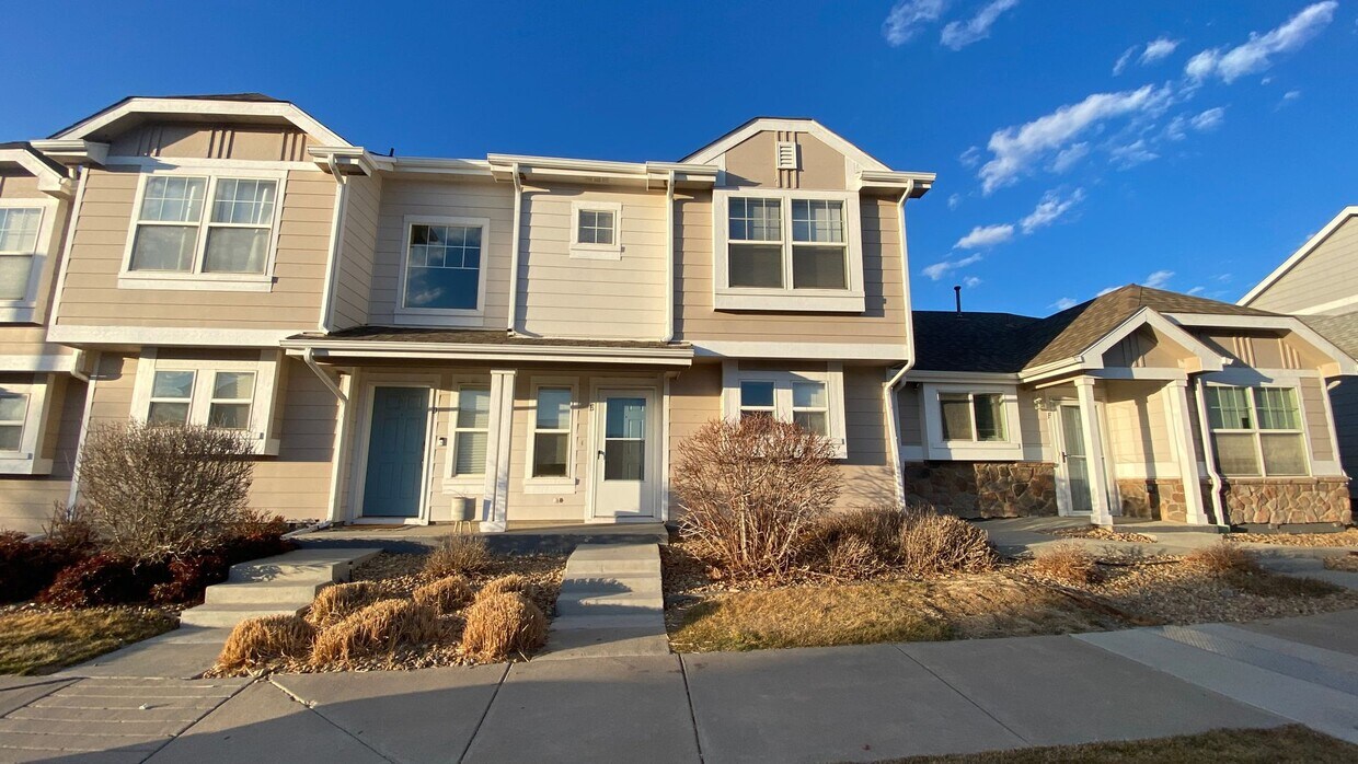 3 Bedroom 2 1/2 Bathroom in Denver's Green... Townhome Rentals in