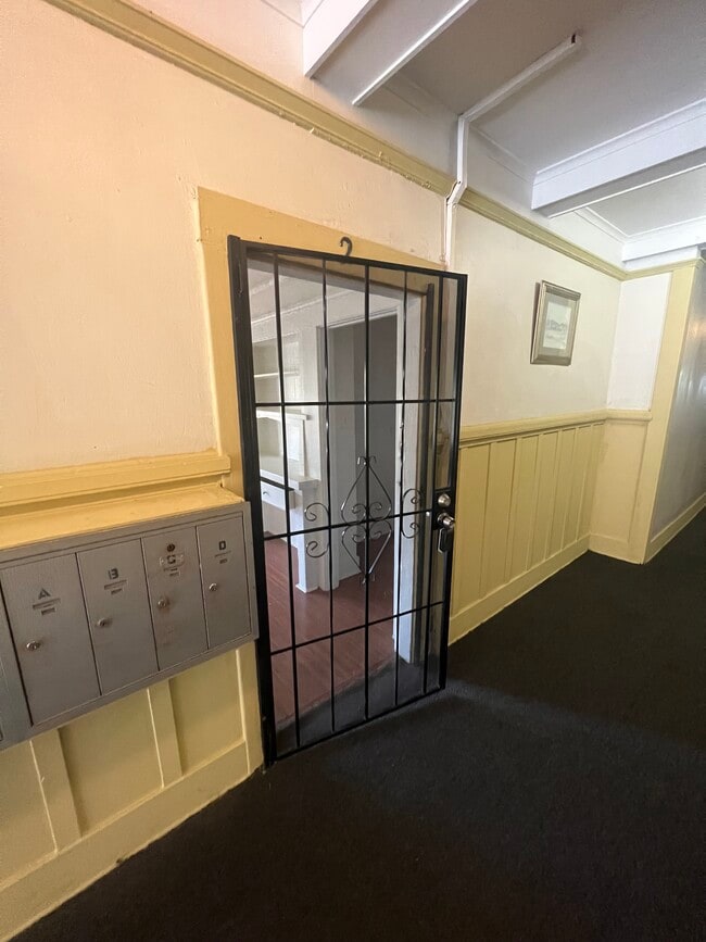 Building Photo - 201 Toluca N St Building Photo - 201 Toluca N St