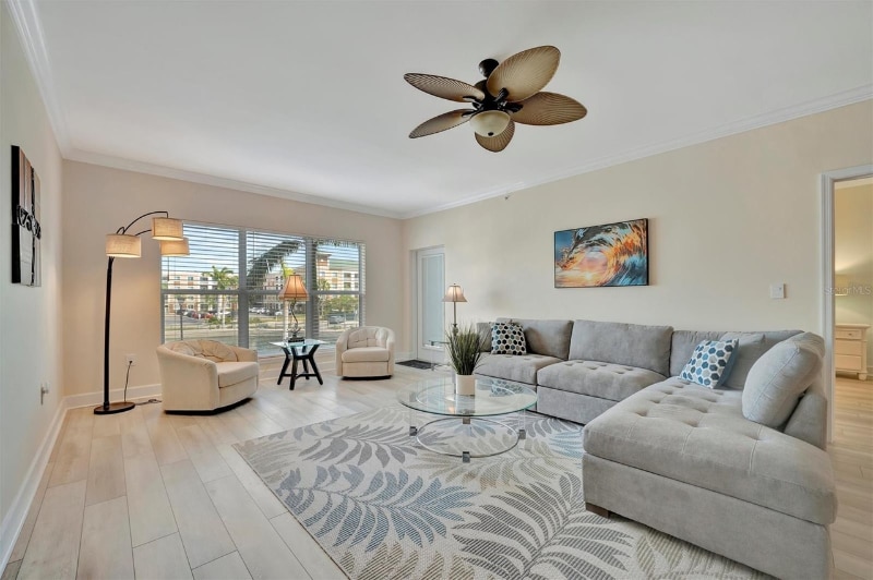 Photo - 808 3rd Ave W