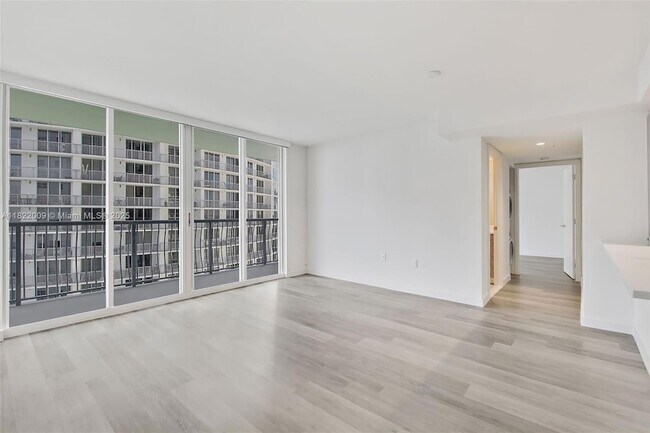 Foto del edificio - 1756 N Bayshore Dr
