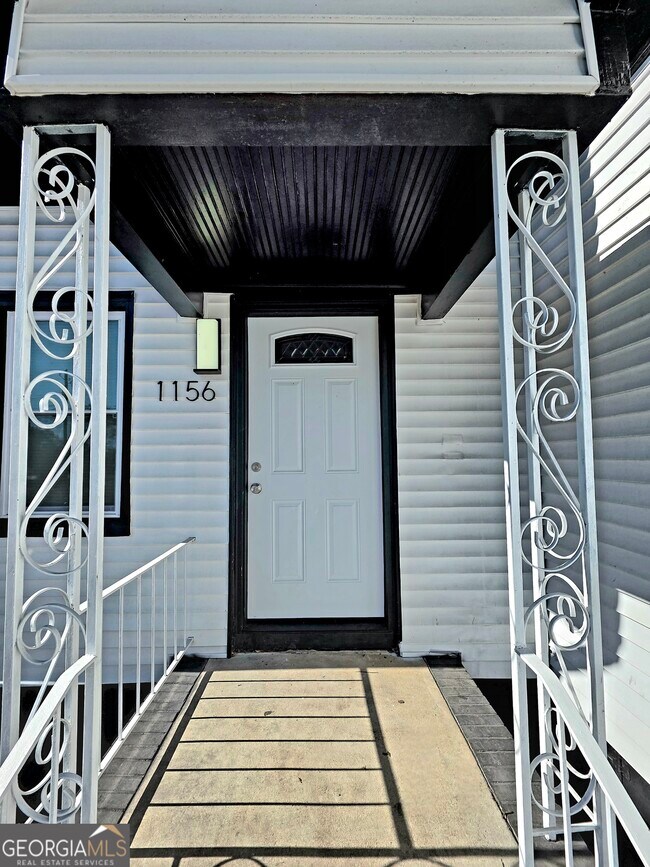 Foto del edificio - 1156 Clinton Rd